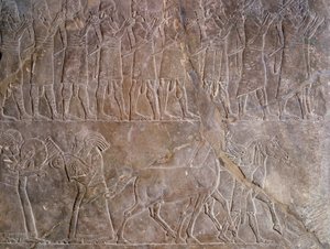 Oosterse oudheid: detail van een bas-reliëf in kalksteen: de muzikanten van het harnas van Assurbanipal of Ashurbanipal, koning van Assyrië (Mesopotamië) (669 v.Chr.-627 v.Chr.). 640 v.Chr. Uit Nineveh. Parijs, Louvre Museum