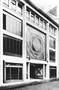 Garage in de Rue de Ponthieu, ontworpen door Auguste Perret (1874-1954) 1906 (z/w foto)