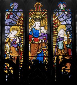 Centrale raam van de apsis, Maagd en Kind met Heiligen door Augustus Welby Northmore Pugin