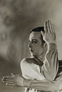 Ansichtkaart van Robert Helpmann (1909-86) in The Wanderer 1941