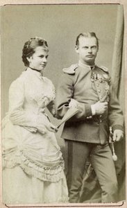 Portret van Gisele Louise Marie, Aartshertogin van Oostenrijk en Prinses van Beieren (1856-1932) met Prins Leopold van Beieren (1846-1930). Fotocollectie 