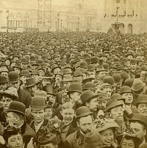 Menigte bij de opening van de Columbian Exhibition, Chicago, Illinois, VS, 1893 door B. W. Kilburn
