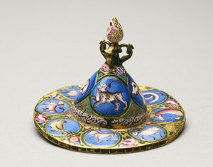 Kom met deksel, schotel en lepel met astrologische decoratie, begin 19e eeuw door Baqir
