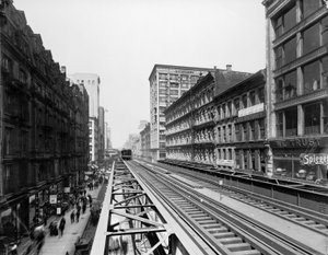 Verhoogde sporen bij Adams Street station, Chicago, Illinois, VS, ca. 1900 door Barnes and Crosby