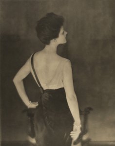 Rita de Acosta Lydig door Baron Adolf De Meyer