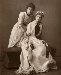 Britse actrices Eweretta Lawrence en Grace Otway in On Change, 1886 door Barraud