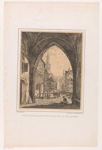 Stadsgezicht vanonder een poort