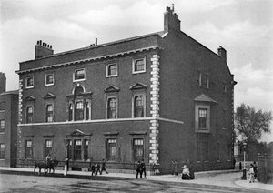 Carrington House, Whitehall, 1908 door Bedford Lemere and Company