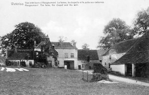 Boerderij van Hougoumont, een belangrijke strategische locatie voor Wellington tijdens de Slag bij Waterloo, herdenkingsansichtkaart, ca. 1912 (fotolitho)