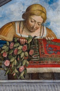 Vrouw in gele jurk en bloemen, detail van het gewelf, Aula Costabiliana of Schatkamer (fresco)
