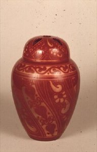Potpourri en deksel in koperen lusterglazuur, ca. 1905-15 door Bernard Moore