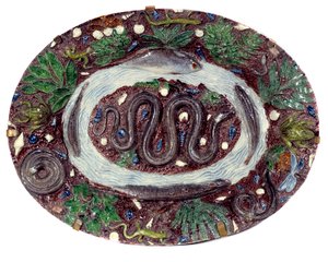Faience schaal met slangen en amfibieën