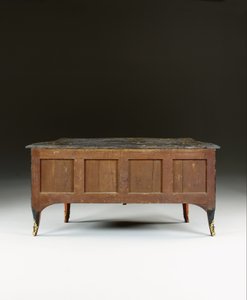 Louis XV commode, ca. 1740 door Bernard van Risamburgh