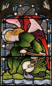 Gillingham, St Mary, Oostraam, Heaton, Butler & Bayne, onbekende kunstenaar, Voelende Engel, ca. 1868 door Butler and Bayne Heaton