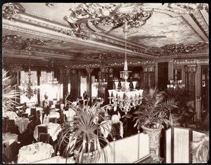 Een eetkamer in het Hotel Savoy, ca. 1895-96 door Byron Company