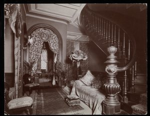 Een sierlijke zitkamer in de Blakely Hall residentie aan 11 West 45th Street, New York, 1896-98