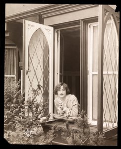 Anne Murdock thuis, ca. 1915