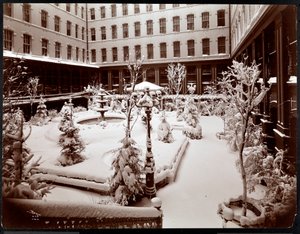 Binnenplaats van het Park Avenue Hotel, 1908