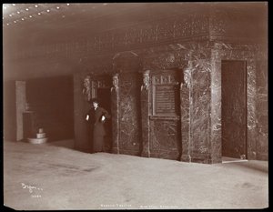Ethel Barrymore in de lobby van het Hudson Theatre in New York, 1903
