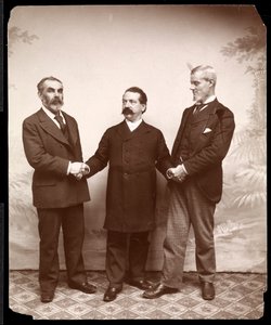 Arbeidersleiders Samuel Gompers, John Burns en Holmes, 1893-4 (zilveren gelatin afdruk)