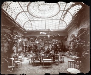 Lounge in het Plaza Hotel, ca. 1907 door Byron Company