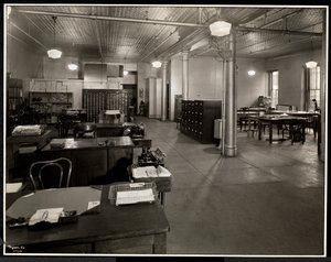 Hoofdkantoor van de Carolyn Laundry op 111 East 129th Street, East Harlem, New York, 1929