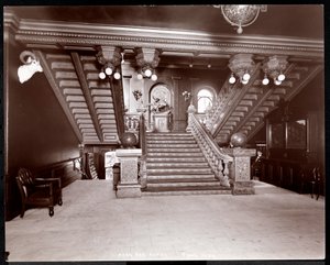Trap in het Park Avenue Hotel, 1901 of 1902 door Byron Company