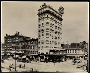 Het Pabst Hotel, 42nd Street, Broadway en 7th Avenue, New York door Byron Company