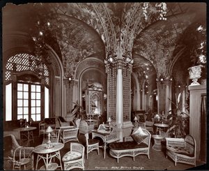 De theekamer in het Hotel Prince George, 1907 door Byron Company