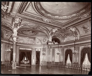 De balzaal in het Hotel Savoy, ca. 1895-96 door Byron Company