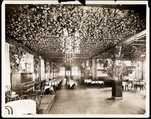 De eetkamer in het Hotel Dolphin, New York, 1915