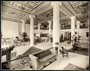 De ingang en lobby van het Robert Treat Hotel, Newark, New Jersey, 1916