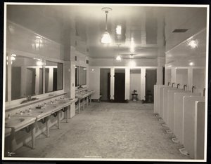 Toiletten in het Hotel Pennsylvania, 1918