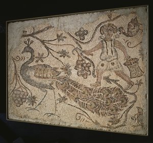 Vloermozaïek Paneel: Druivenoogster met Pauw, 400s door Byzantine