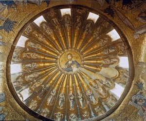 Turkije, Istanbul, Kerk van de Heilige Verlosser in Chora (Karyie Camii). Zuidelijke koepel van de narthex met Christus in het midden. Byzantijnse kunst gerealiseerd tussen 1315 en 1321.