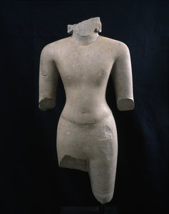 Torso van een Godheid (waarschijnlijk Vishnu), ca. 7e eeuw