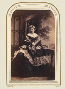 [De Hertogin van Manchester]. door Camille Silvy
