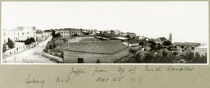 Jaffa vanaf de top van het Franse ziekenhuis kijkend naar het westen, 2 december 1917 door Capt. Arthur Rhodes