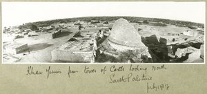 Khan Yunis vanaf de kasteeltoren, Zuid-Palestina, juli 1917 door Capt. Arthur Rhodes