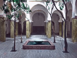 Noord-Marokko, Tangier, binnenplaats van een ambassade, circa 1910