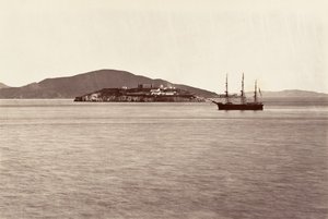 Alcatraz Island, San Francisco, 1868-69, gedrukt ca. 1876 door Carleton Emmons Watkins