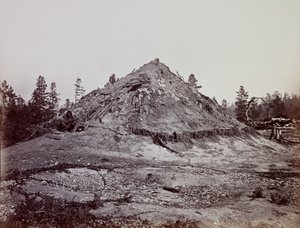 Indiaans zweet huis, Mendocino County, Californië door Carleton Emmons Watkins