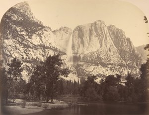Yosemite Falls, Rivierzicht, 2637 voet, 1861 door Carleton Emmons Watkins