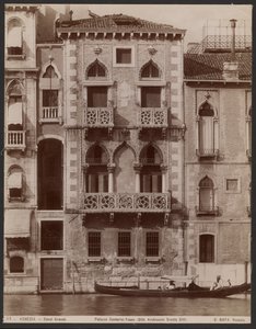 Palazzo Contarini-Fasan, Venetië door Carlo Naya