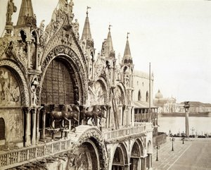 De paarden van de Basiliek van San Marco in Venetië - fotografie door C. Naya