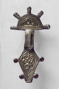 Stralende Hoofd Broche, uit Marchelepot, Somme, waarschijnlijk Karolingisch, c.7e-10e eeuw