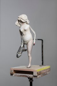 Degas Doll 2, 2017 (beschilderd hars, staal, hout)