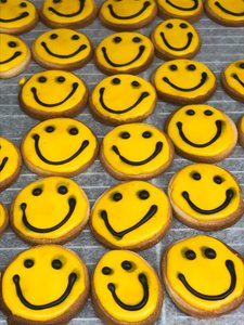 Compositie - Smiley, 2019 (foto) door Cécile Jamet