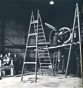 Het werk van de grondploegen is nooit klaar, 1941