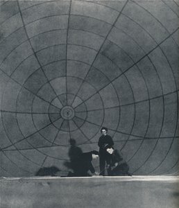 De web WAAFS werken aan een ballon, 1941